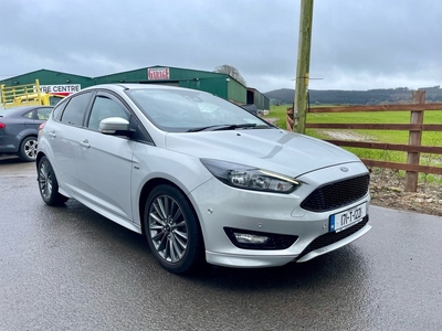 2017 - Ford Focus Manual