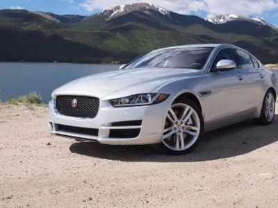 2017 - Jaguar XE Automatic