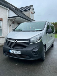 2017 - Opel Vivaro Manual