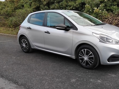 2017 - Peugeot 208 Manual