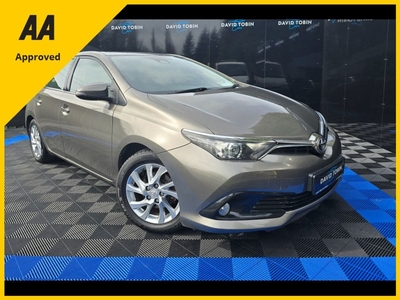 2017 - Toyota Auris Manual