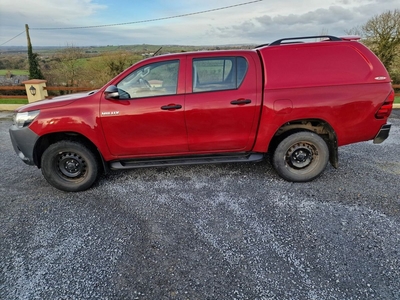 2017 - Toyota Hilux ---