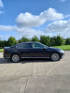 2017 - Volkswagen Passat Manual