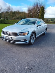 2017 - Volkswagen Passat Manual