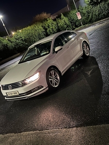 2017 - Volkswagen Passat Manual