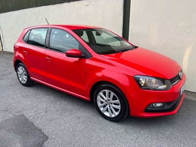 2017 - Volkswagen Polo Manual