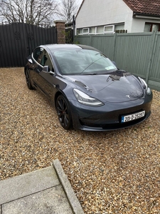 2020 - Tesla Model 3 Automatic