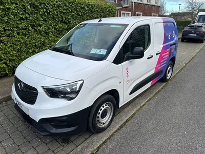 2021 - Opel Combo Manual