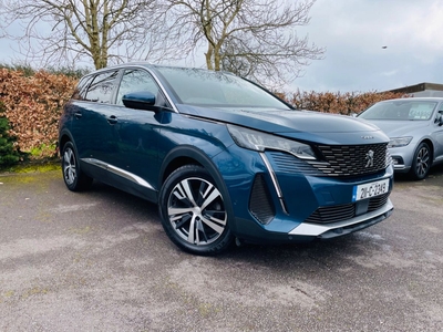 2021 - Peugeot 5008 Manual