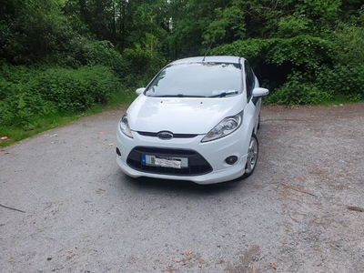 2011 - Ford Fiesta Manual