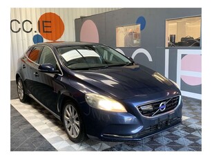 2015 (151) Volvo V40