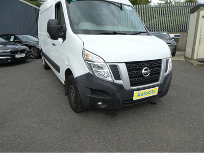 NISSAN NV400