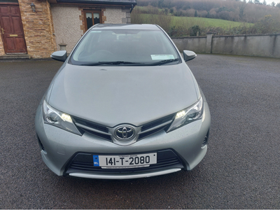 TOYOTA AURIS