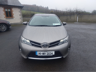 TOYOTA AURIS