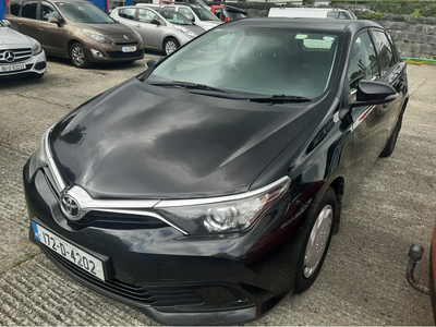 TOYOTA AURIS