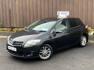 TOYOTA AURIS