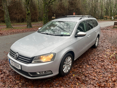 2011 (11) Volkswagen Passat