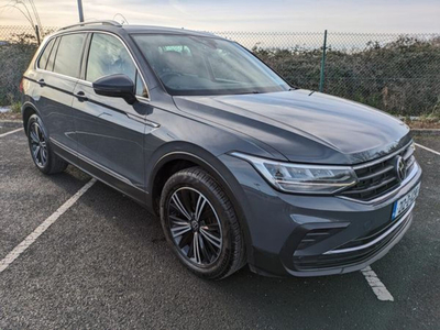 2021 (212) Volkswagen Tiguan