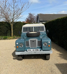 1974 - Land Rover Defender ---