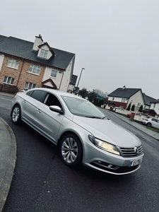 2012 - Volkswagen Passat Manual