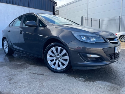 2014 - Opel Astra Manual