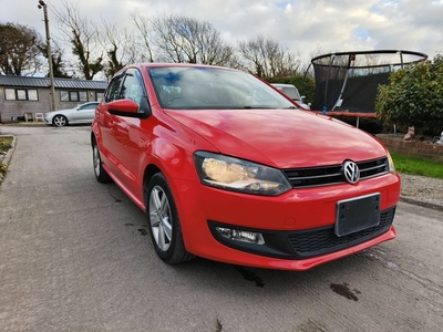 2014 - Volkswagen Polo Automatic