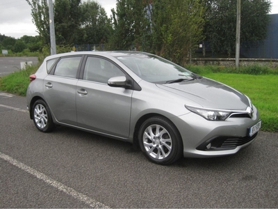 2016 - Toyota Auris Manual