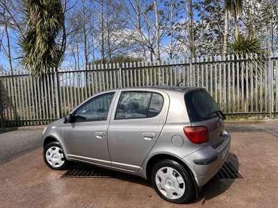 2005 - Toyota Yaris Manual