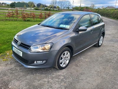 2012 - Volkswagen Polo Manual