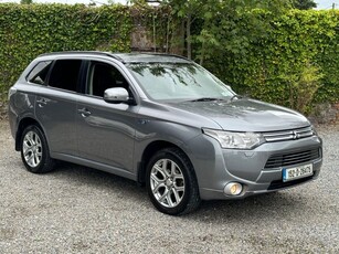 2015 (152) Mitsubishi Outlander