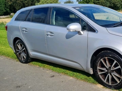 2013 - Toyota Avensis Manual