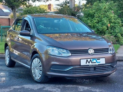 2014 - Volkswagen Polo Automatic