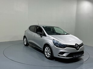 2017 (172) Renault Clio