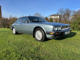 JAGUAR XJ6