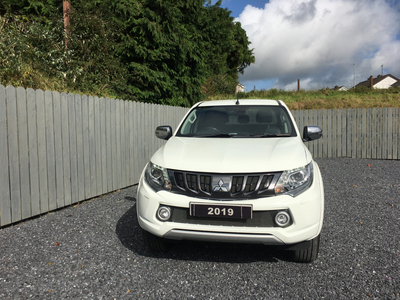 MITSUBISHI L200