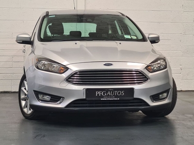 2016 (161) Ford Focus