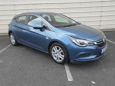 2017 - Vauxhall Astra Manual