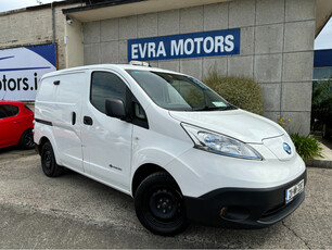 NISSAN E-NV200