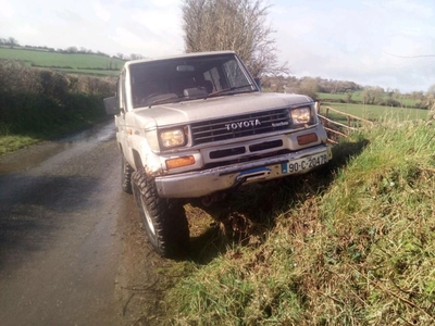 1990 - Toyota Landcruiser ---