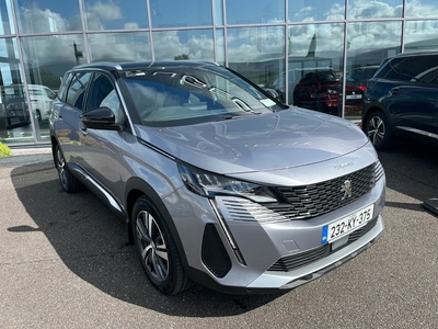 2023 - Peugeot 5008 Automatic