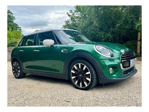 2021 (211) Mini Hatch