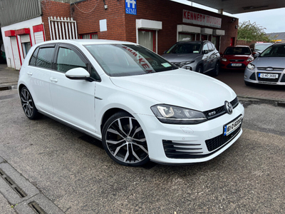 2016 (161) Volkswagen Golf