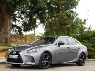 LEXUS IS 300 H