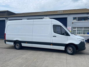 MERCEDES-BENZ SPRINTER