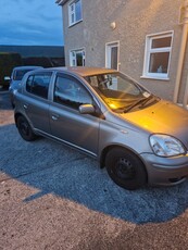 2004 - Toyota Yaris Manual