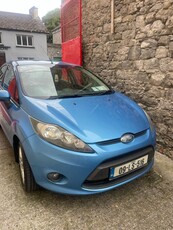 2009 - Ford Fiesta Manual