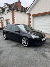 2010 - Volkswagen Golf ---