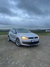 2010 - Volkswagen Polo Manual