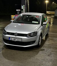 2010 - Volkswagen Polo Manual