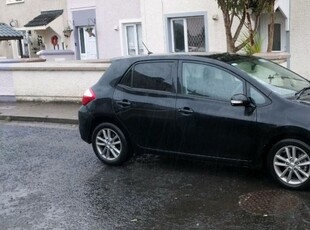 2011 - Toyota Auris Manual